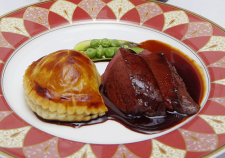 鹿肉のポワレとパイ包み